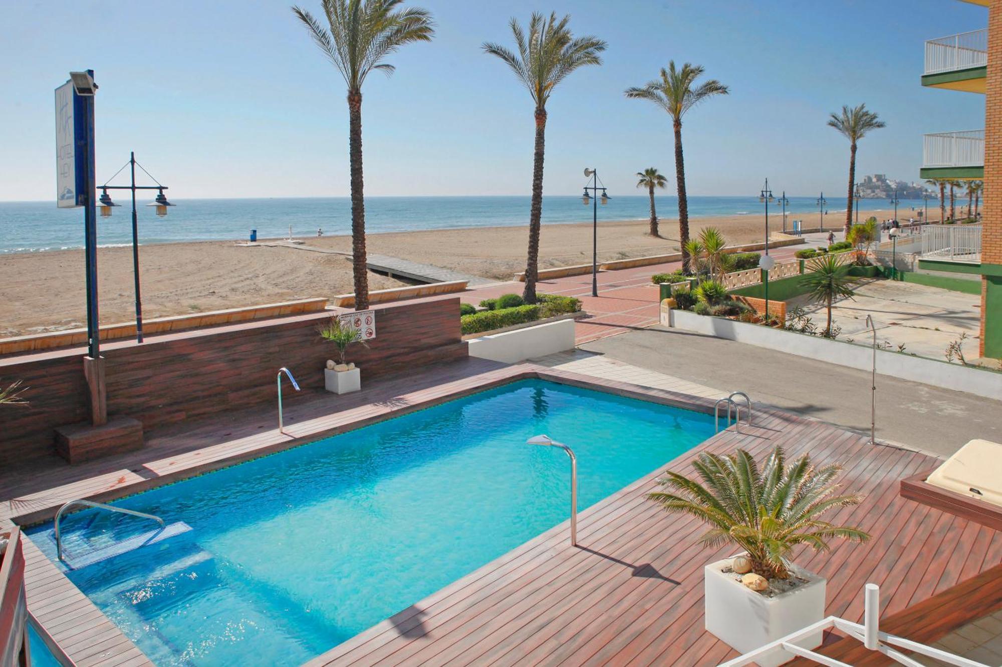 Sunday'S Beach Peniscola Bagian luar foto